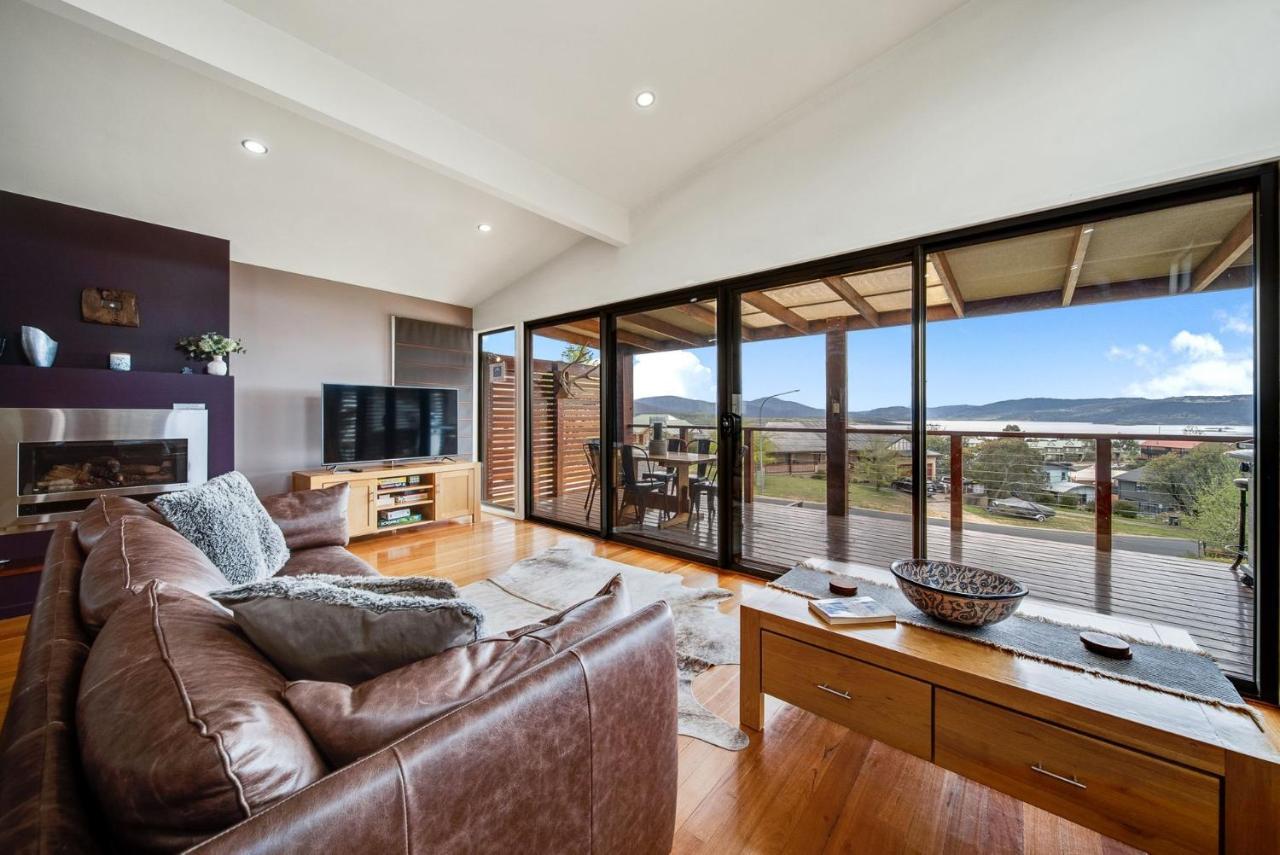 Ned Kelly'S Retreat - Stunning 3Br Townhouse L Lake Views L Wifi L Bbq จินดาไบน์ ภายนอก รูปภาพ