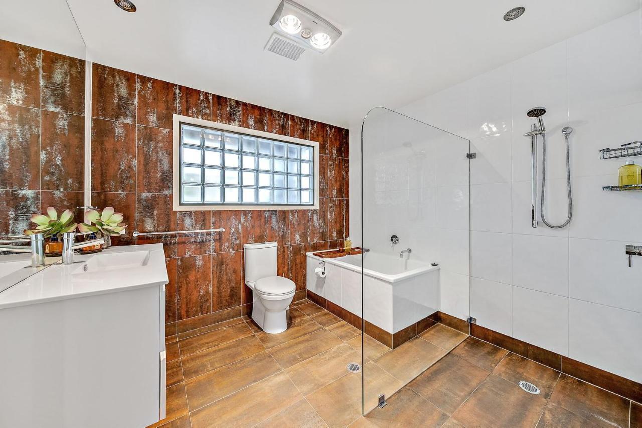 Ned Kelly'S Retreat - Stunning 3Br Townhouse L Lake Views L Wifi L Bbq จินดาไบน์ ภายนอก รูปภาพ