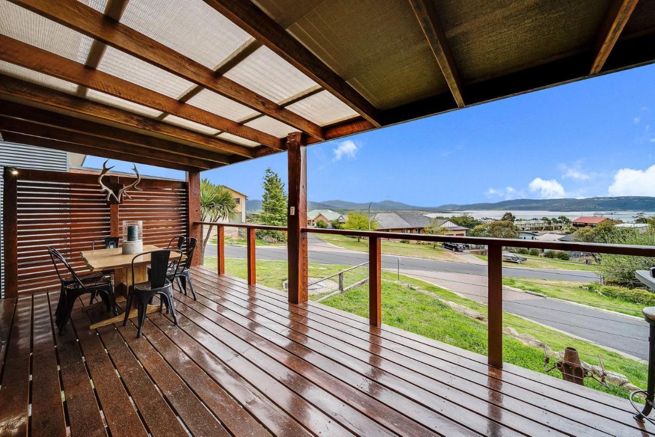 Ned Kelly'S Retreat - Stunning 3Br Townhouse L Lake Views L Wifi L Bbq จินดาไบน์ ภายนอก รูปภาพ